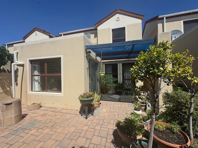 To Let 3 Bedroom Property for Rent in Parklands Western Cape